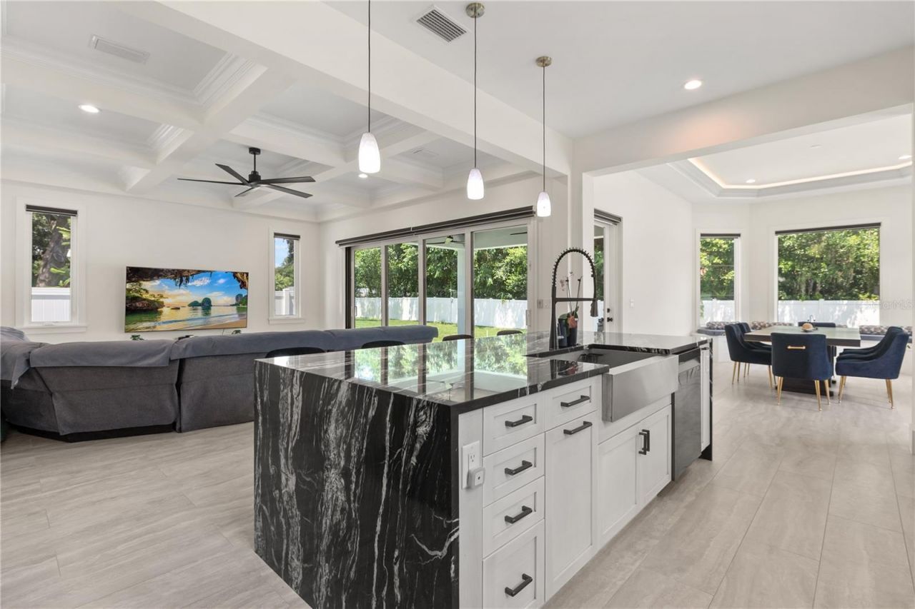 3125 S Bumby Avenue, Orlando, FL 32806 Photo