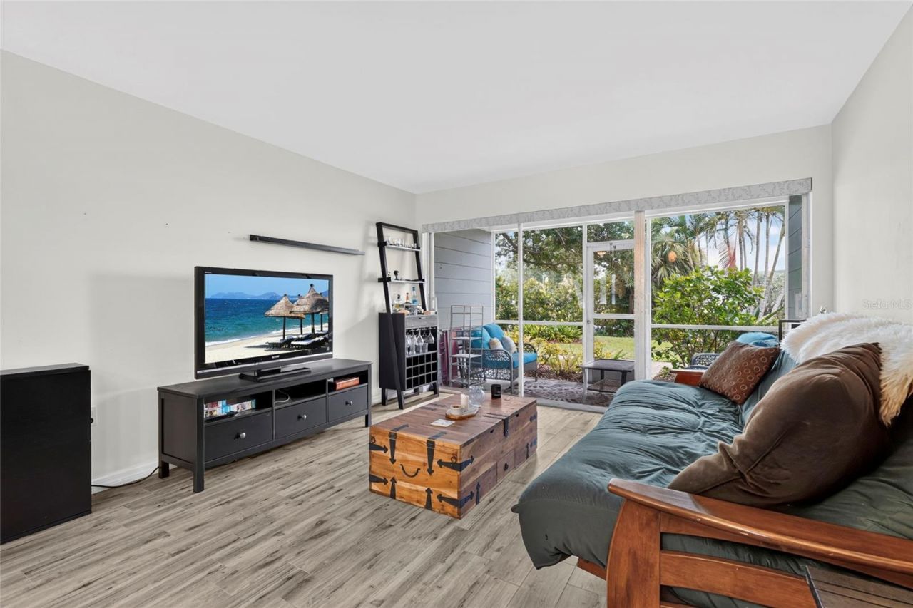 2155 Wood Street, Unit A22, Sarasota, FL 34237 Photo