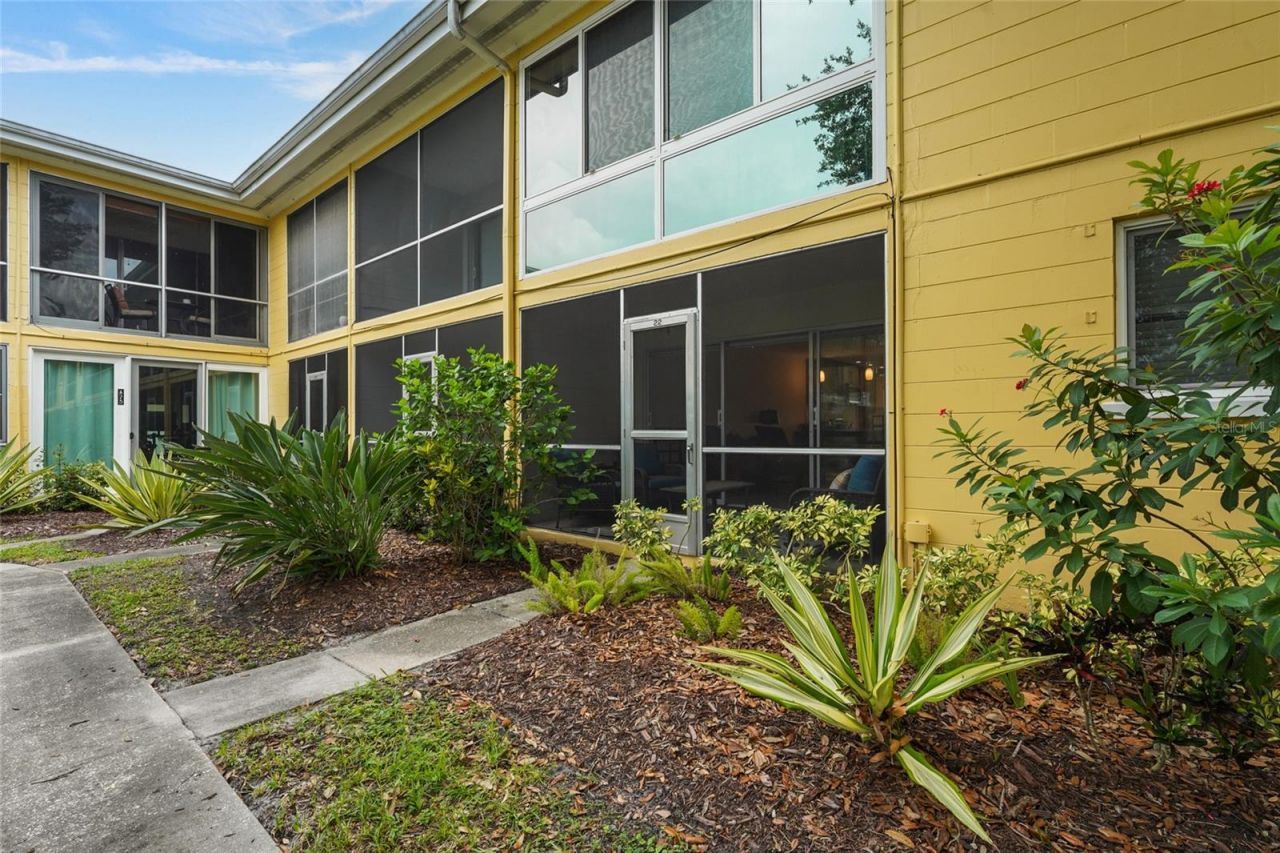 2155 Wood Street, Unit A22, Sarasota, FL 34237 Photo