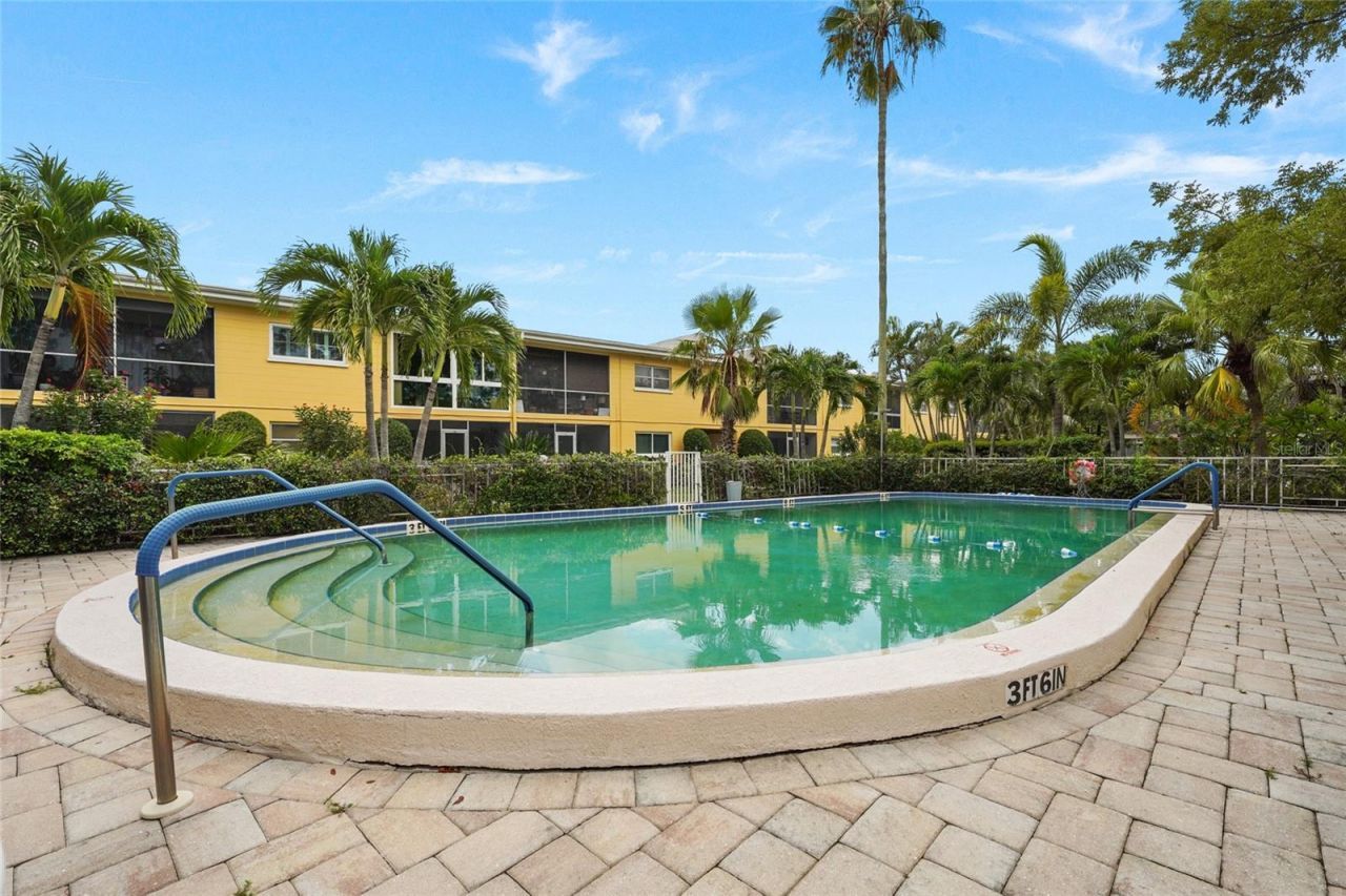 2155 Wood Street, Unit A22, Sarasota, FL 34237 Photo