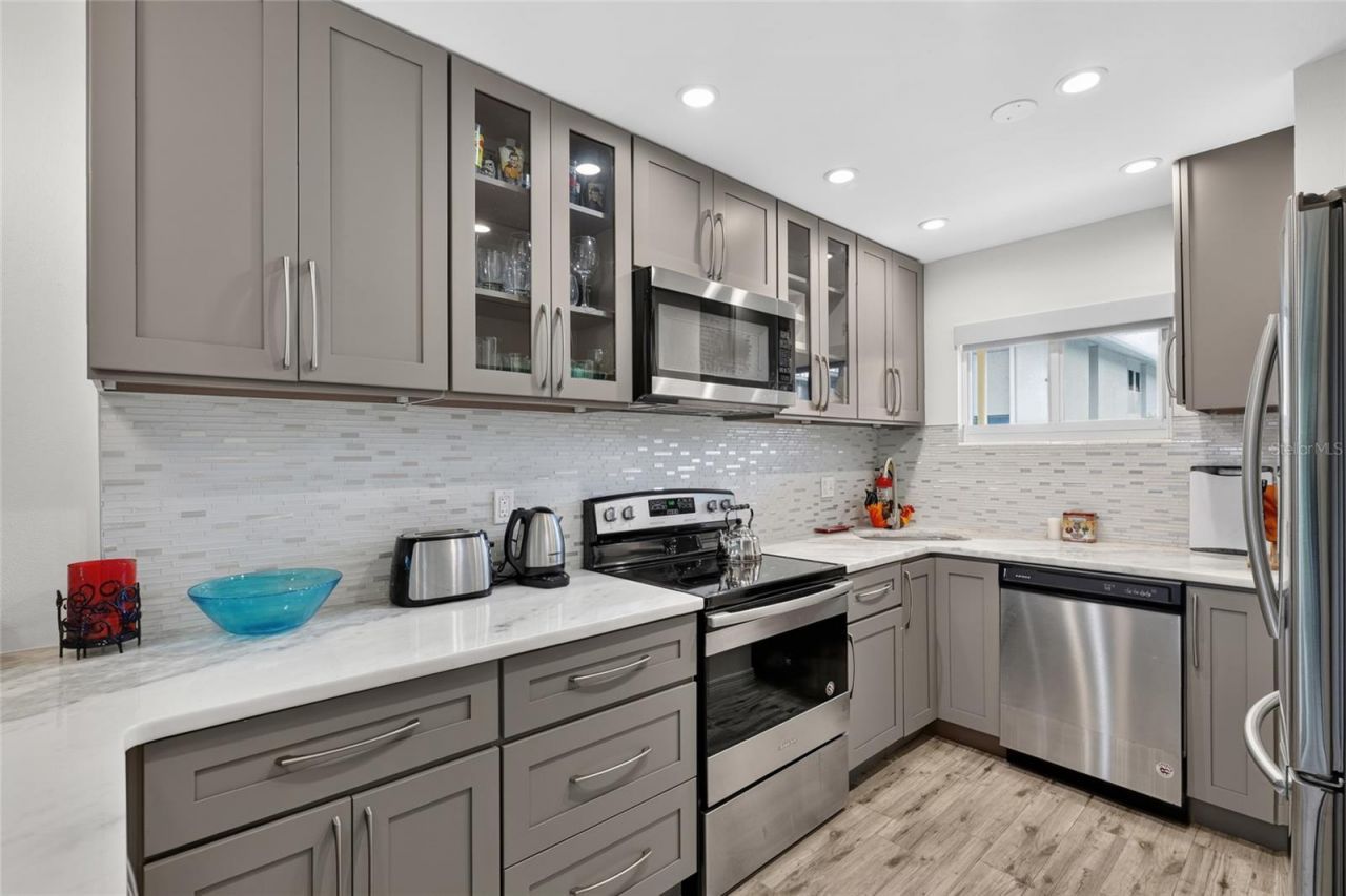 2155 Wood Street, Unit A22, Sarasota, FL 34237 Photo