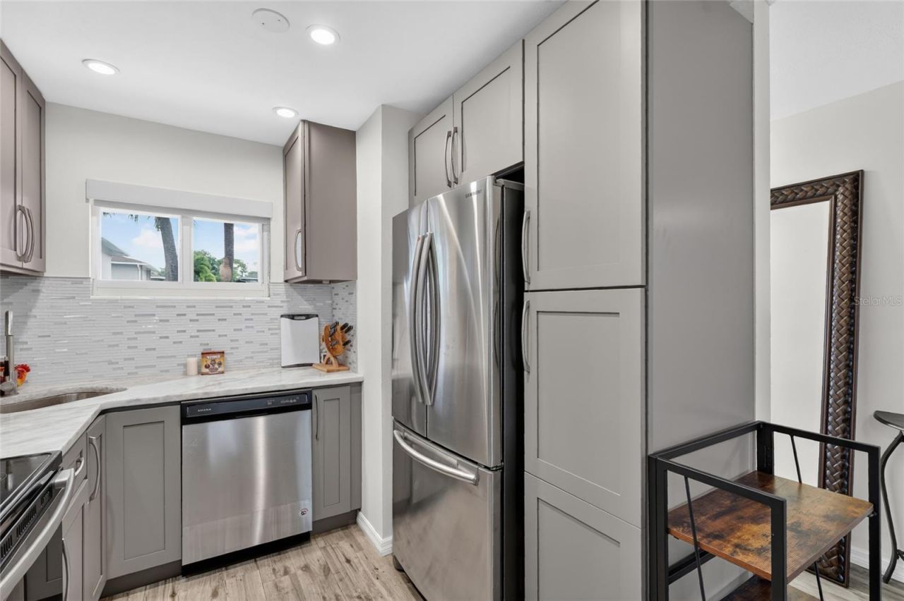 2155 Wood Street, Unit A22, Sarasota, FL 34237 Photo