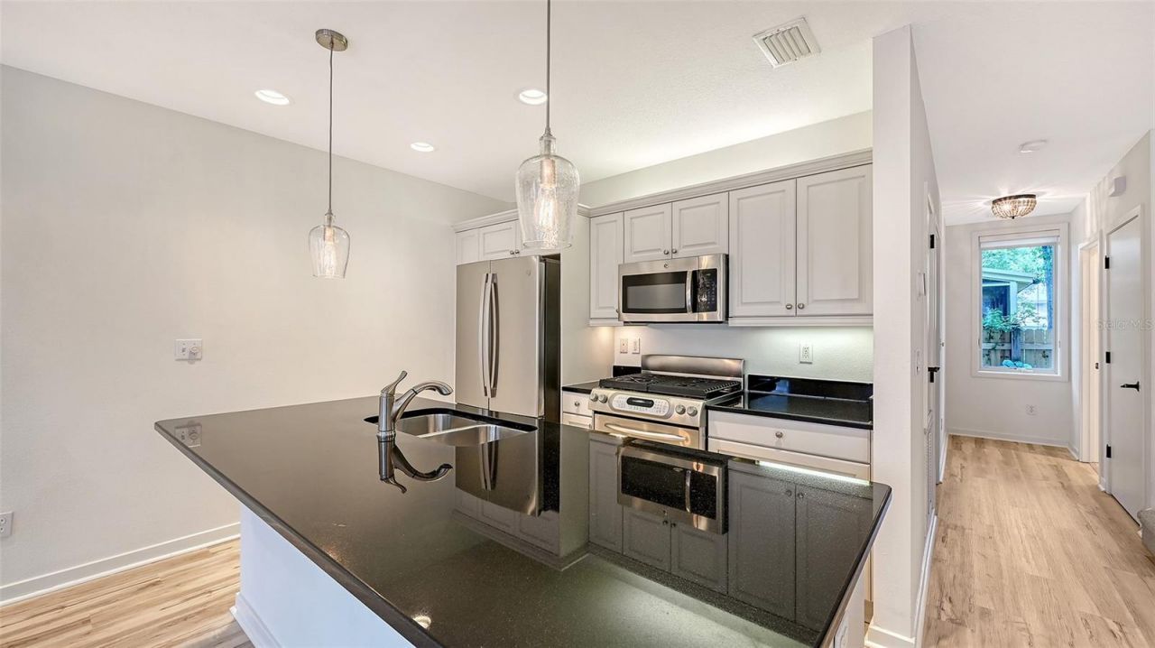 1685 Laurel Street, Unit 3, Sarasota, FL 34236 Photo