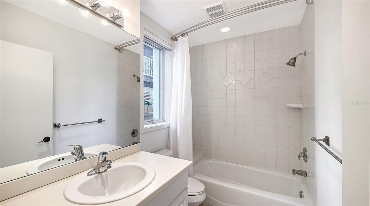 1685 Laurel Street, Unit 3, Sarasota, FL 34236 Photo