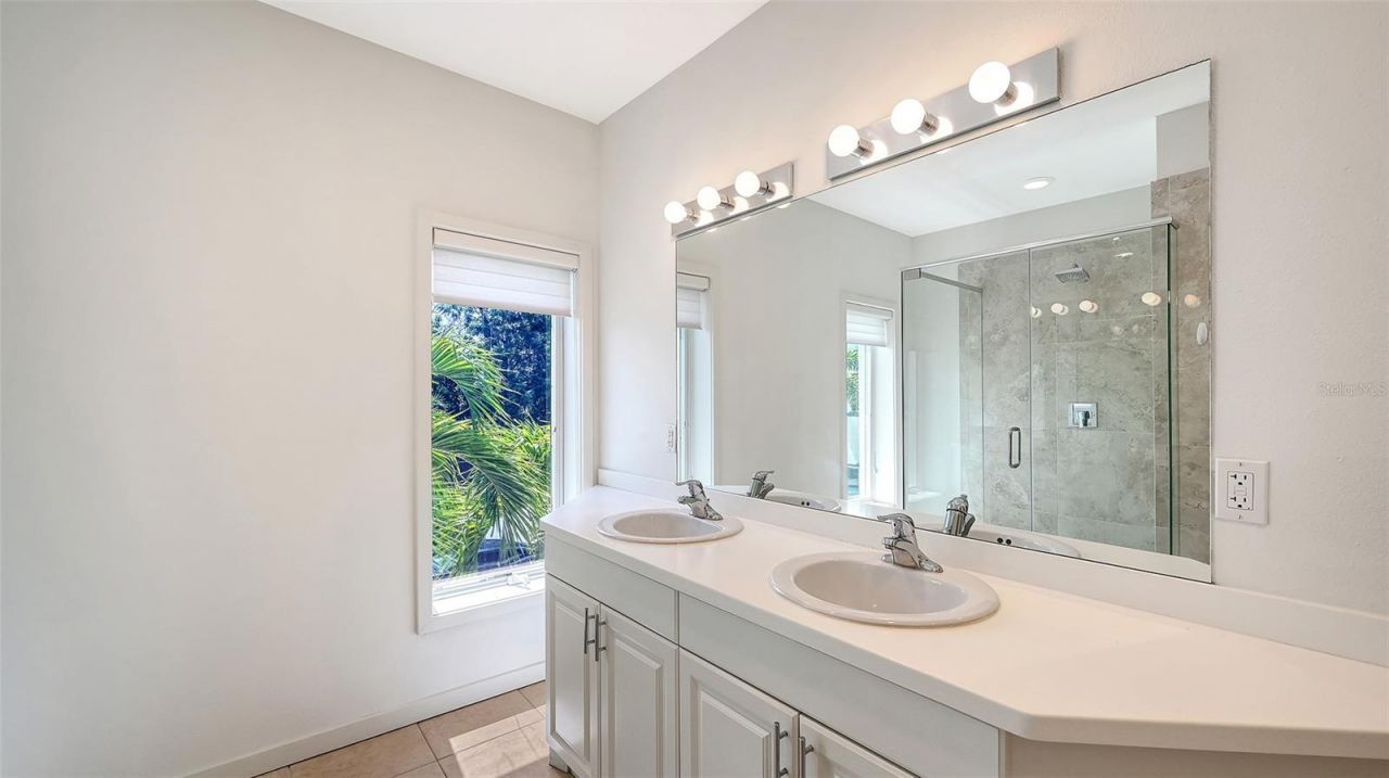 1685 Laurel Street, Unit 3, Sarasota, FL 34236 Photo