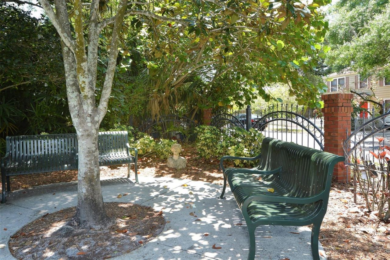 1685 Laurel Street, Unit 3, Sarasota, FL 34236 Photo