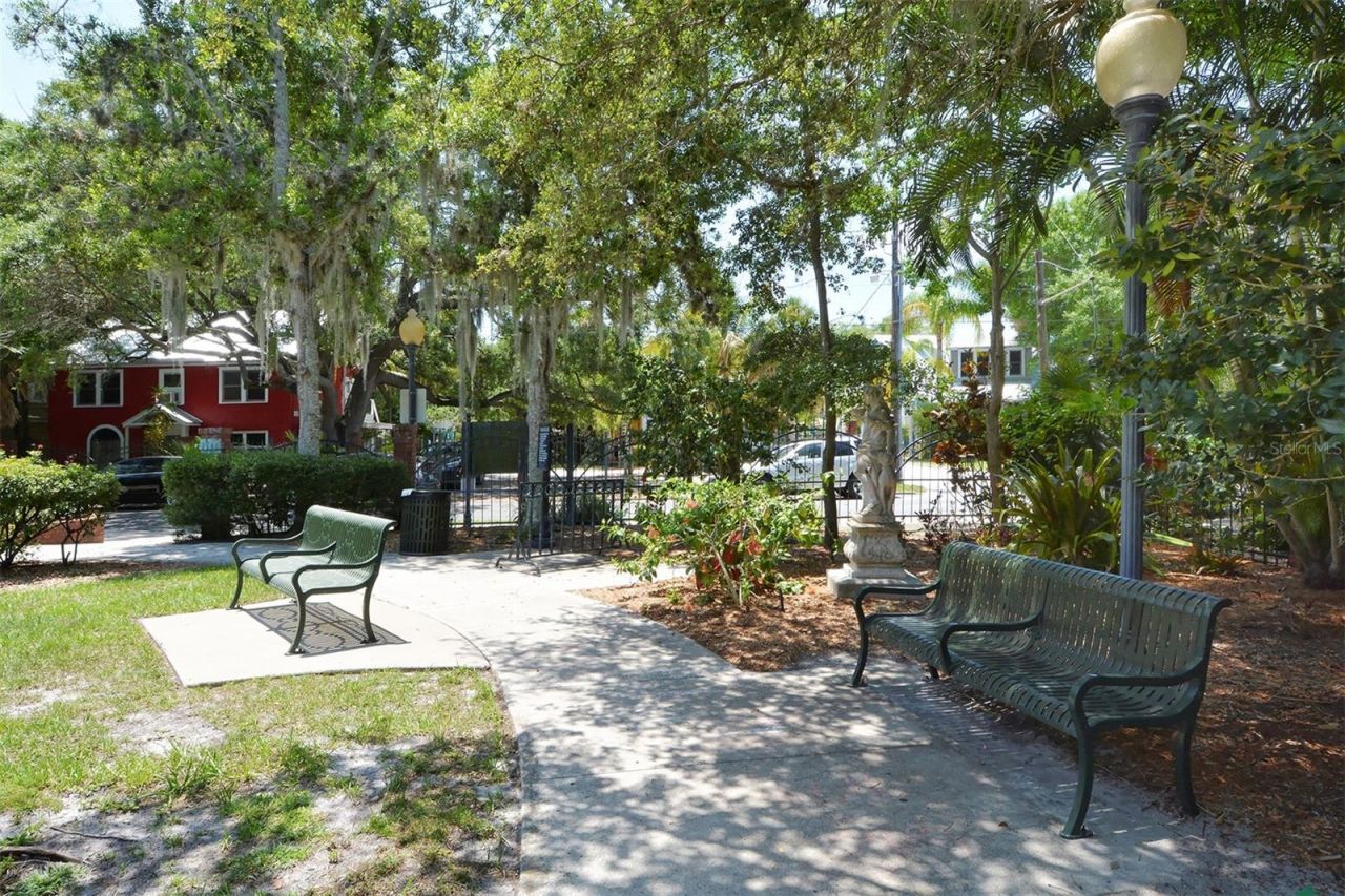 1685 Laurel Street, Unit 3, Sarasota, FL 34236 Photo