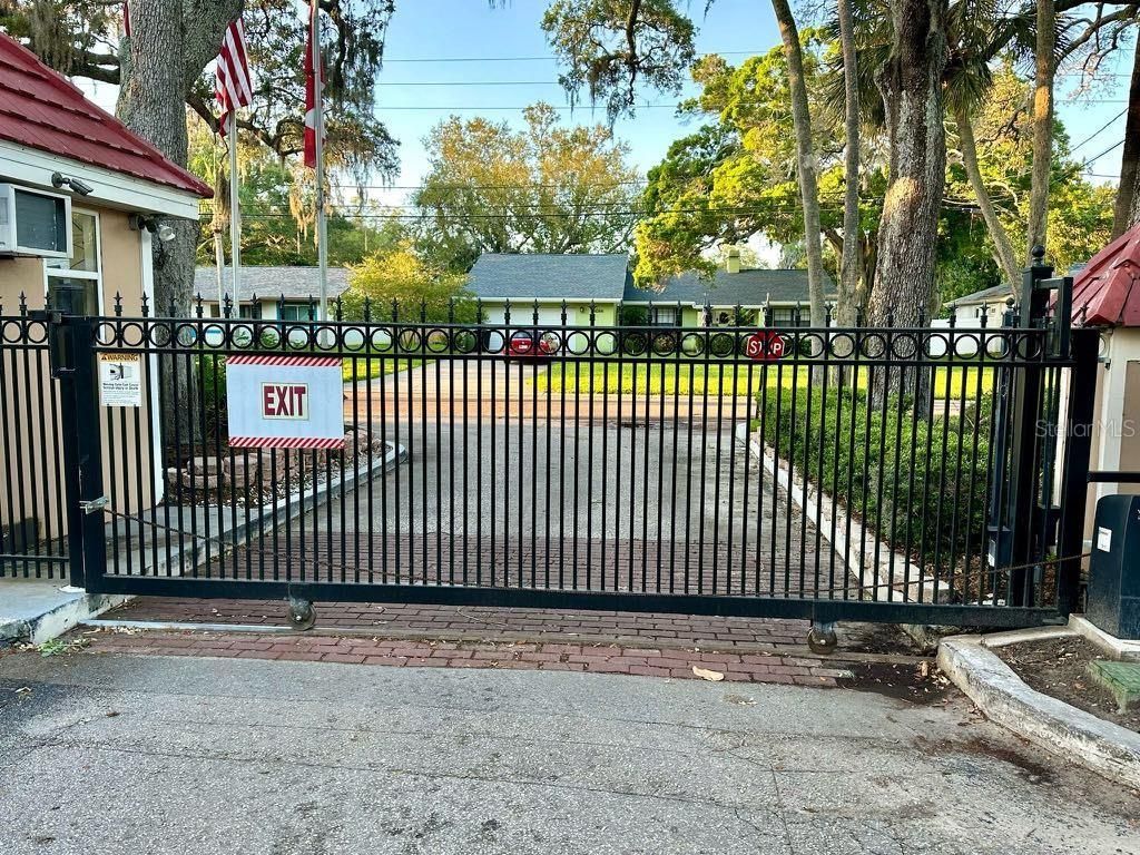 3595 41st Lane S, Unit J, Saint Petersburg, FL 33711 Photo