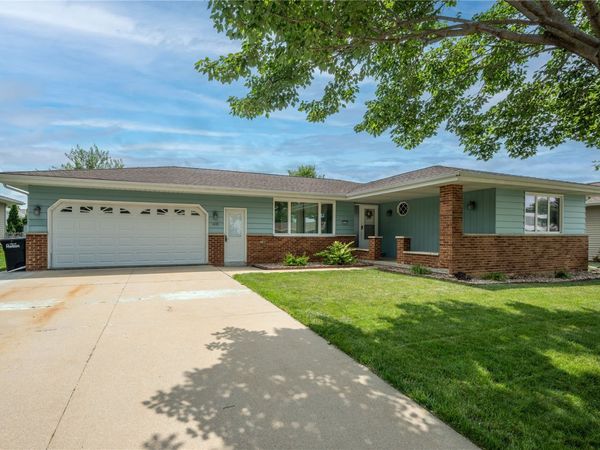 3535 28th Avenue, Marion, IA 52302