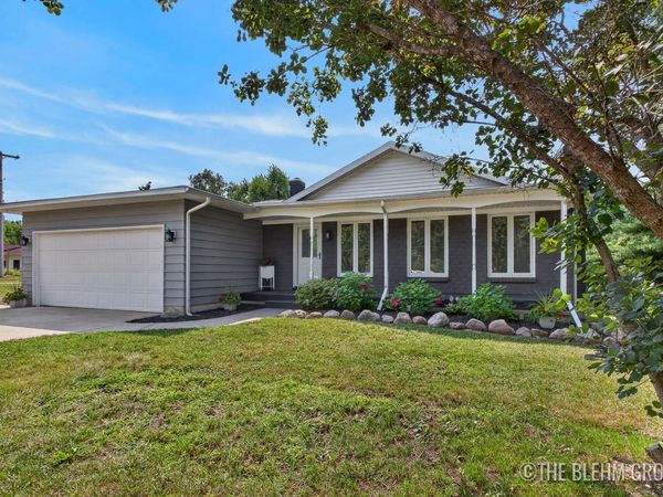 6919 Cherry Valley Avenue SE, Caledonia, MI 49316