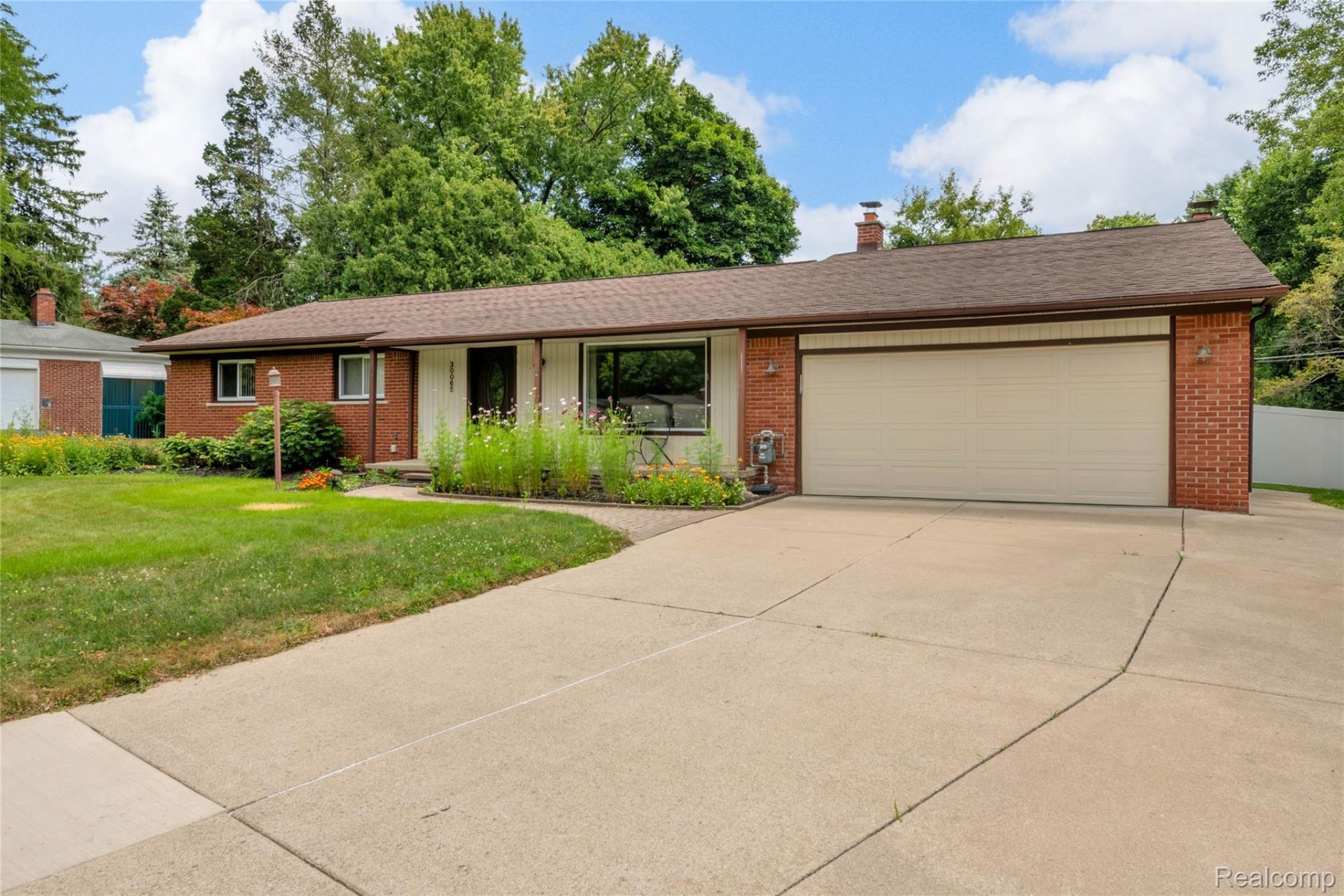 30065 Minglewood Lane, Farmington Hills, Mi 48334 Main Photo