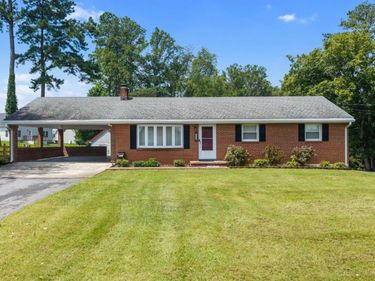 2920 Goode Station Road, Goode, VA 24556