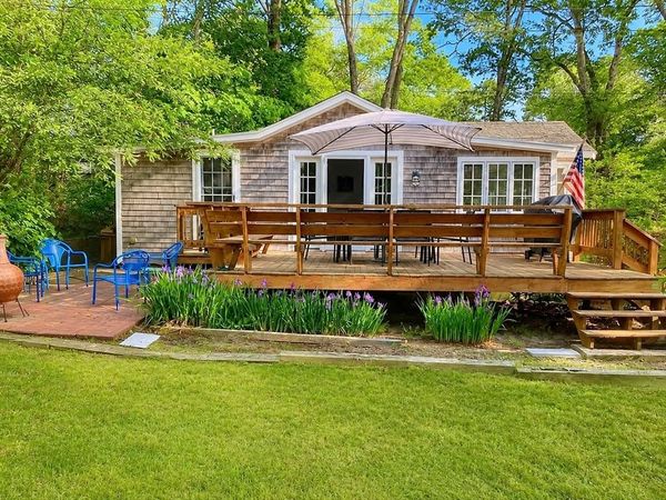 7 Pond Ter, Plymouth, MA 02360