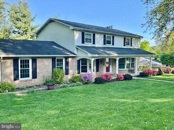 830 PINEHURST ROAD, YORK, PA 17402