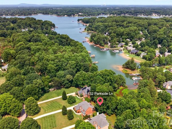 132 Parkside Lane, Mooresville, NC 28117