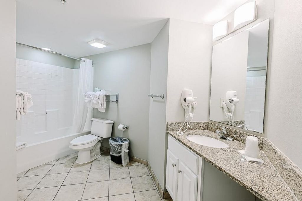5200 N Ocean Blvd. Photo 11
