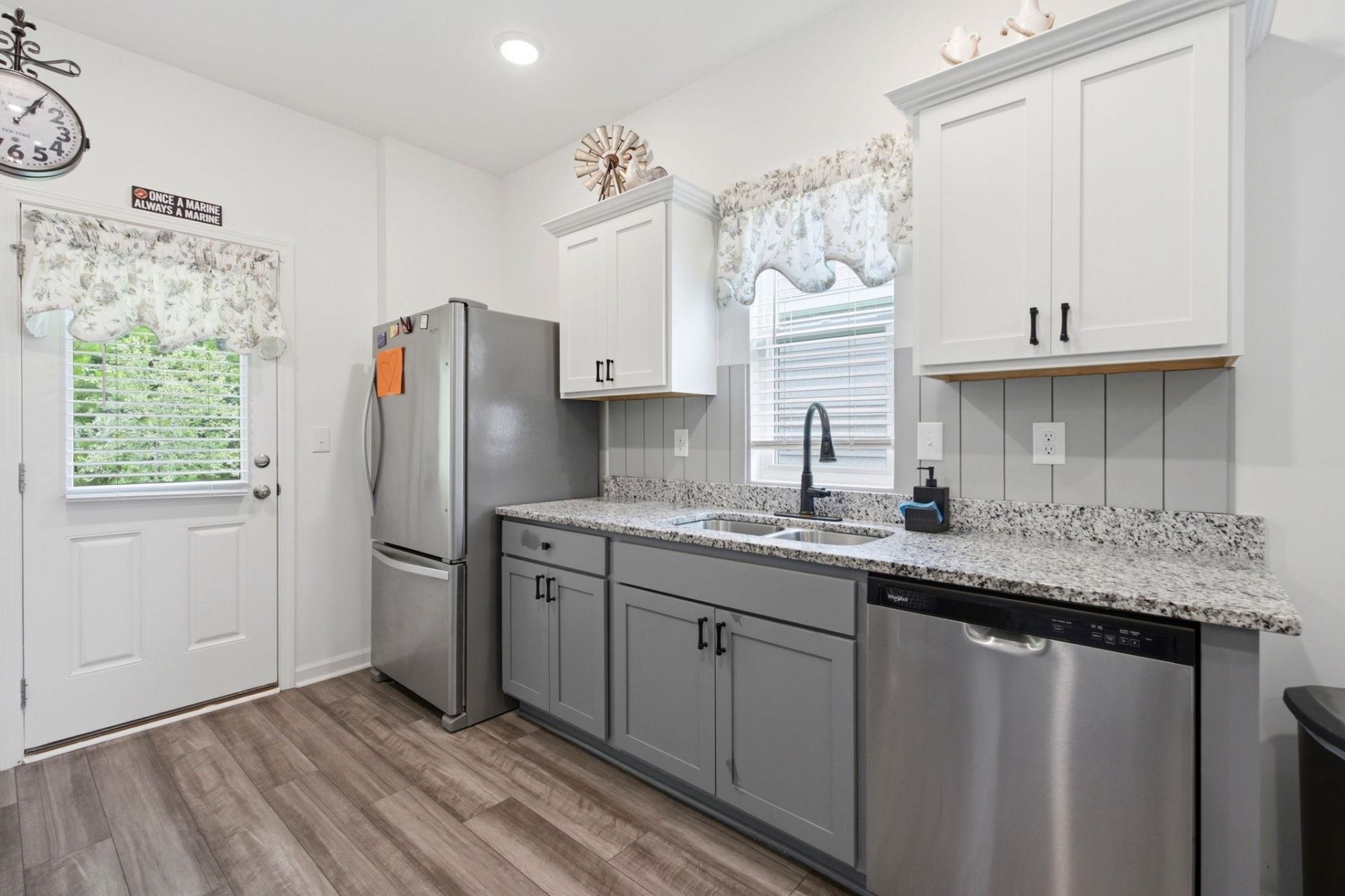 152 Plantersfield Dr. Photo 8