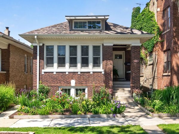 4832 N Tripp Avenue , Chicago, IL 60630