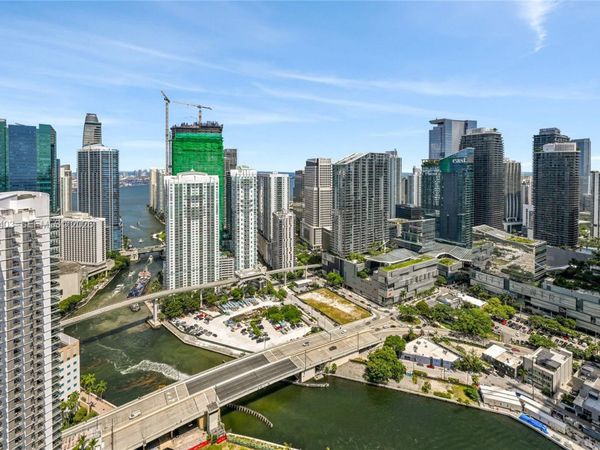 90 SW 3rd St , Unit PH-17, Miami, FL 33130