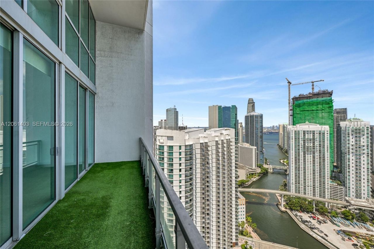 90 SW 3rd St , Unit PH-17, Miami, FL 33130 Photo