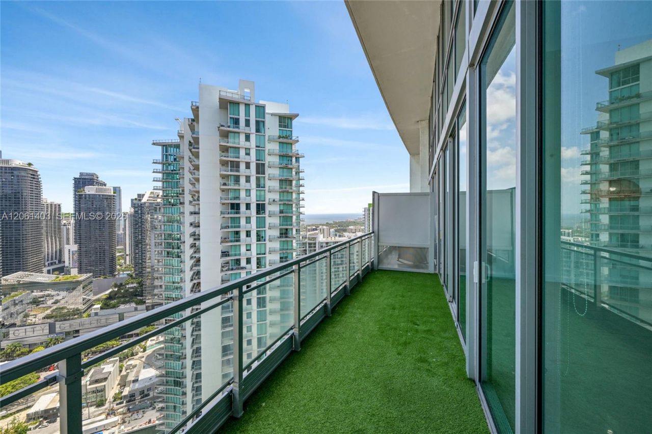 90 SW 3rd St , Unit PH-17, Miami, FL 33130 Photo