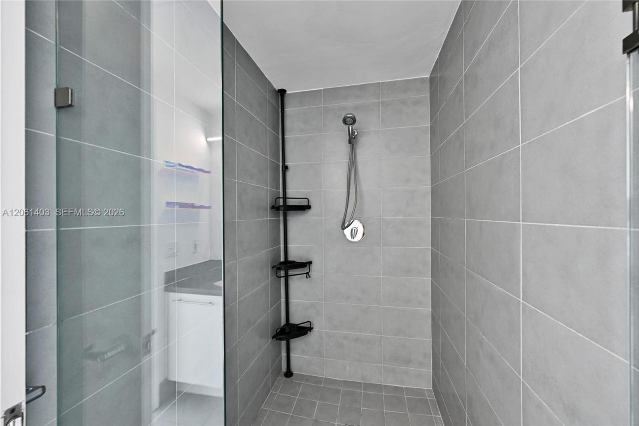 90 SW 3rd St , Unit PH-17, Miami, FL 33130 Photo