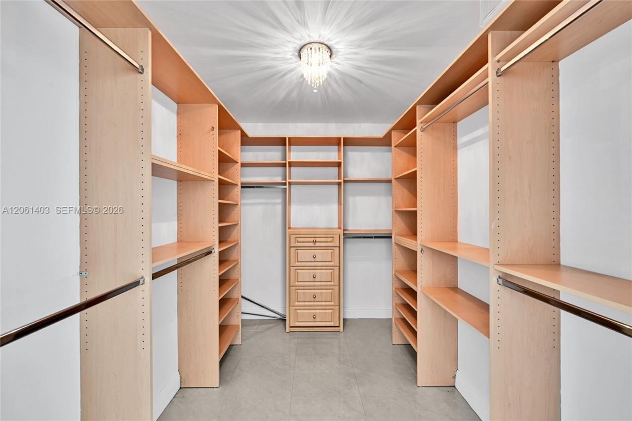90 SW 3rd St , Unit PH-17, Miami, FL 33130 Photo
