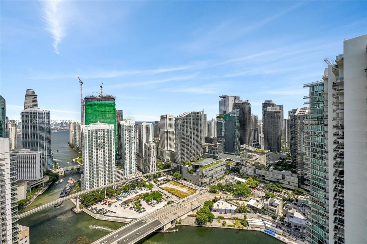 90 SW 3rd St , Unit PH-17, Miami, FL 33130 Photo