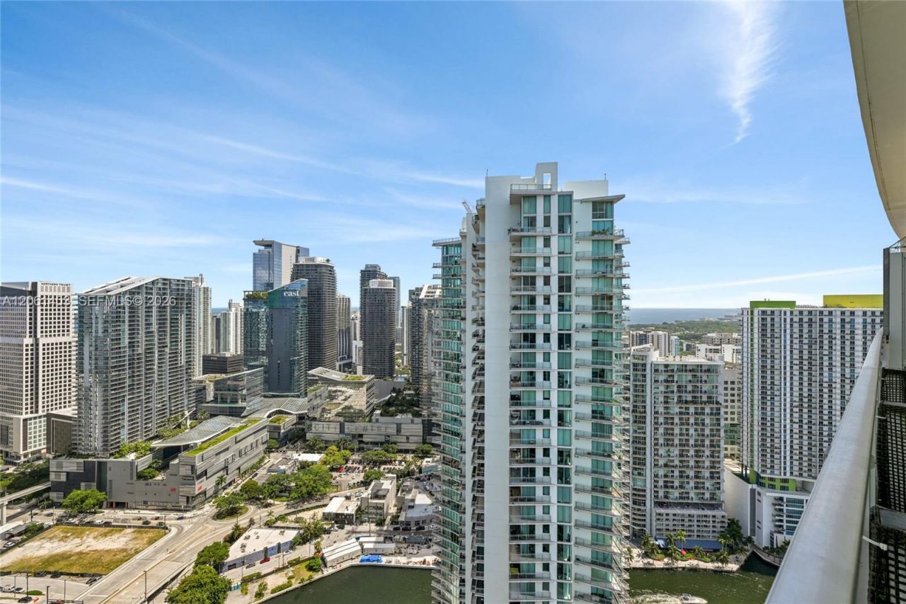 90 SW 3rd St , Unit PH-17, Miami, FL 33130 Photo