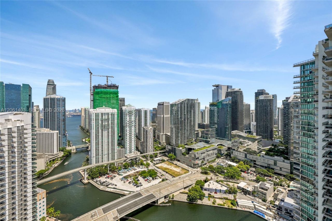 90 SW 3rd St , Unit PH-17, Miami, FL 33130 Photo