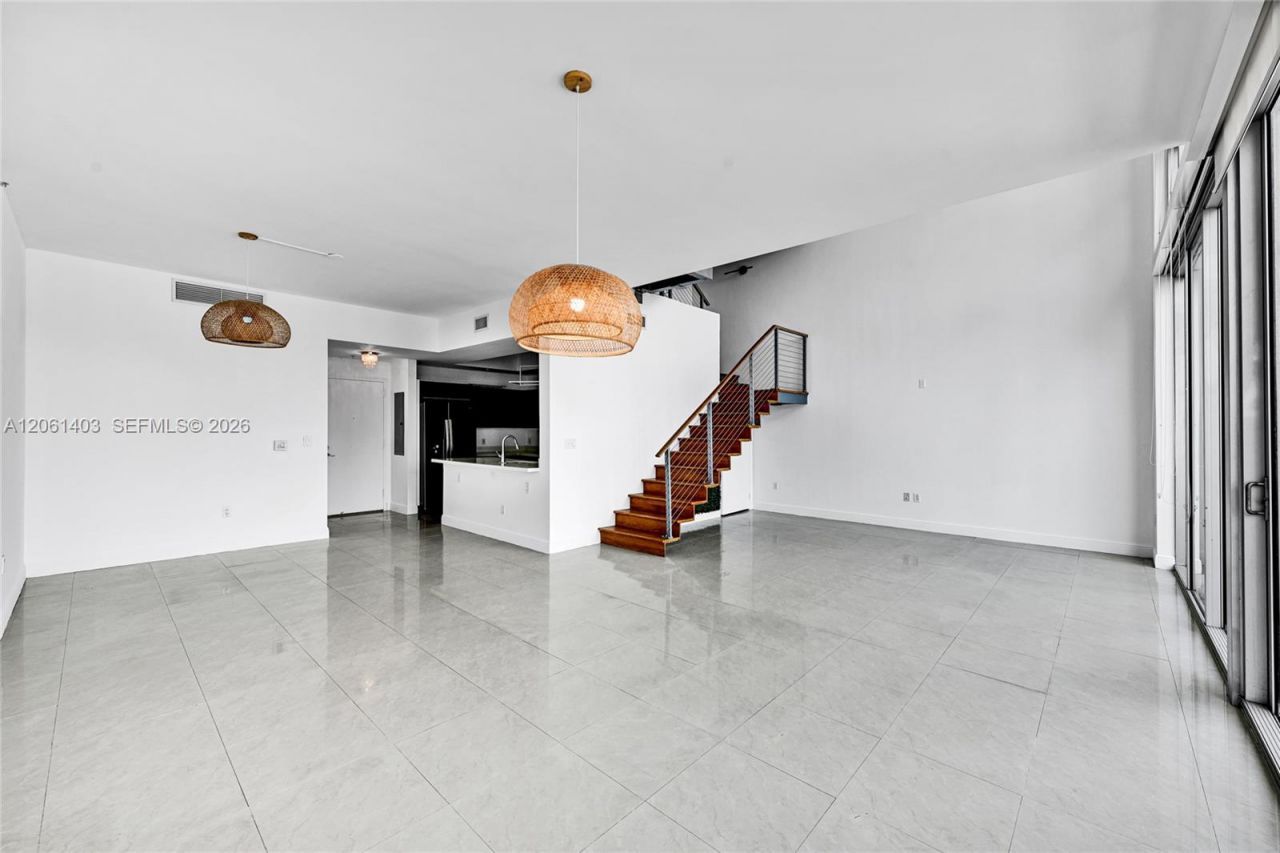 90 SW 3rd St , Unit PH-17, Miami, FL 33130 Photo