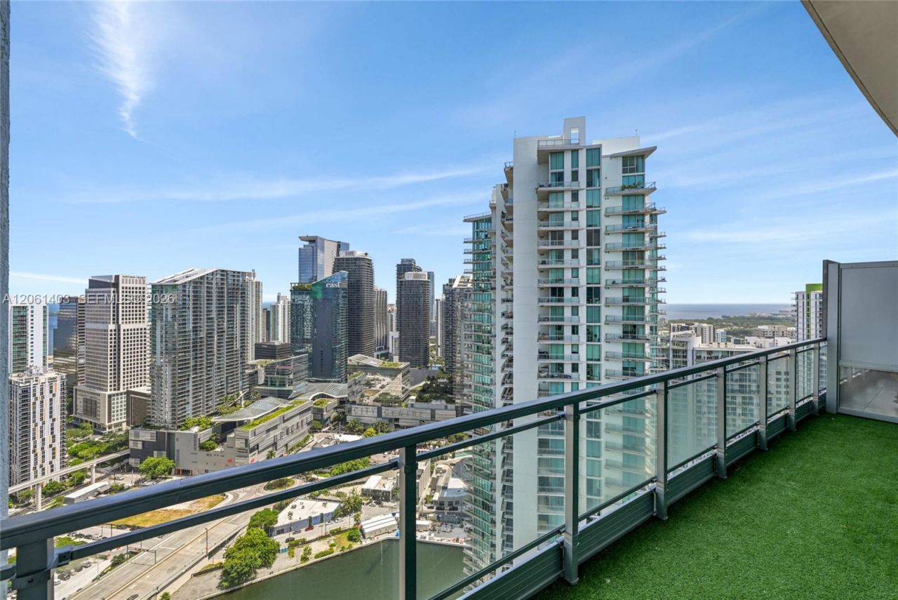 90 SW 3rd St , Unit PH-17, Miami, FL 33130 Photo
