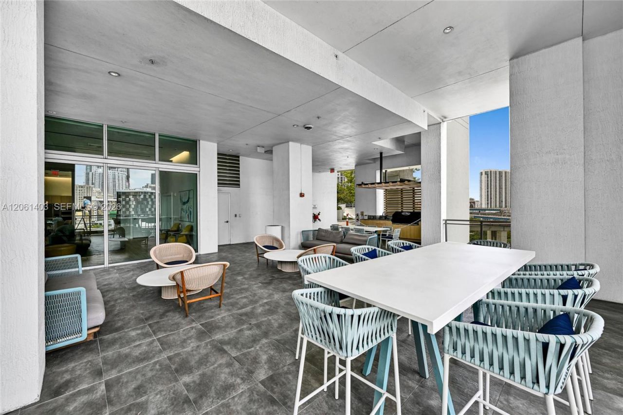 90 SW 3rd St , Unit PH-17, Miami, FL 33130 Photo