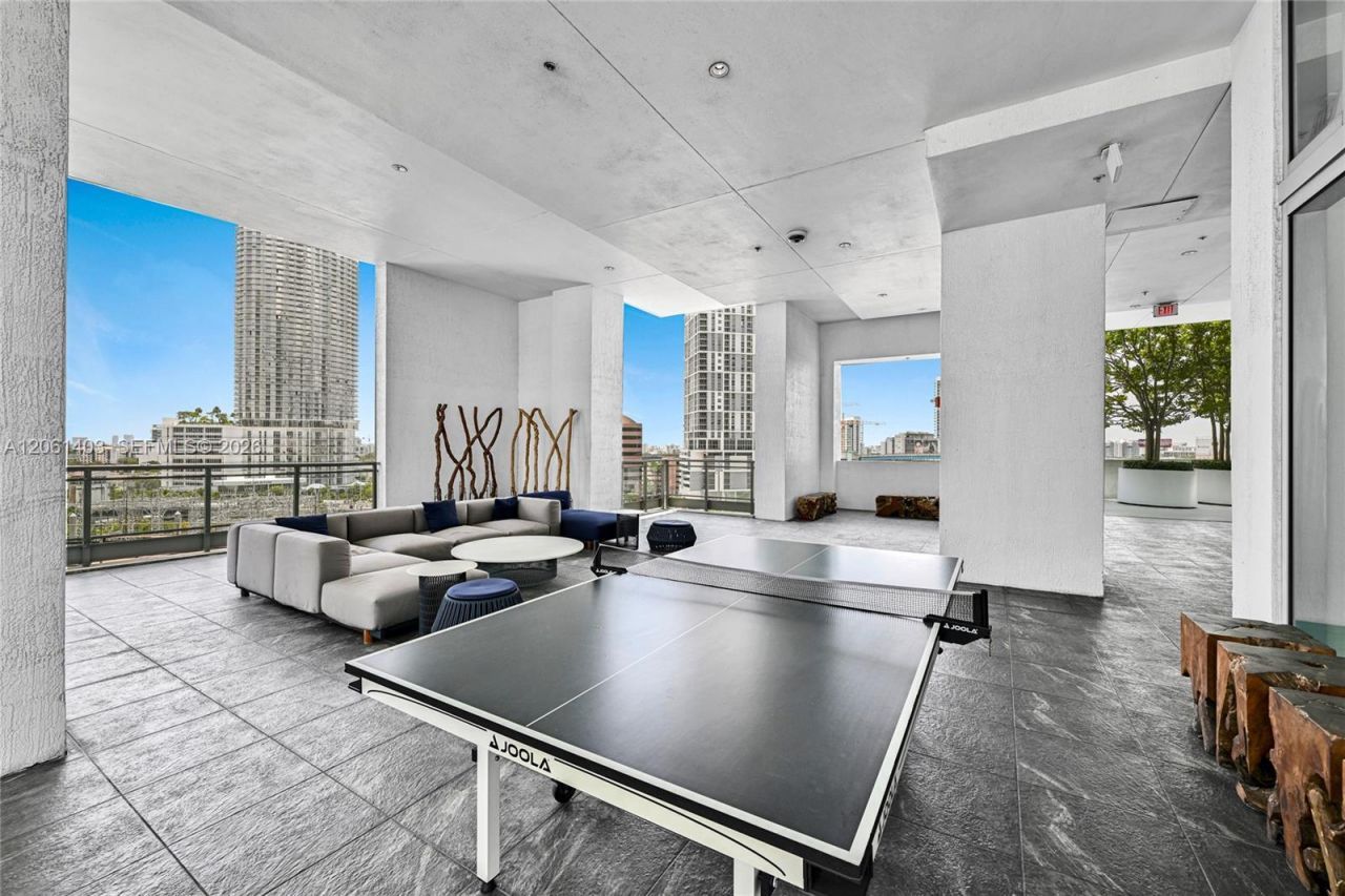90 SW 3rd St , Unit PH-17, Miami, FL 33130 Photo