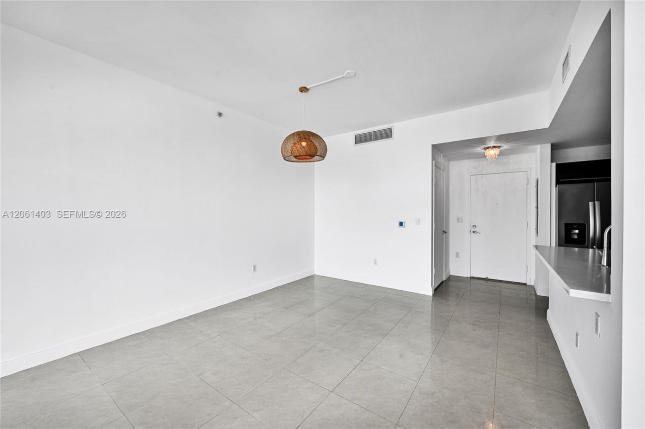 90 SW 3rd St , Unit PH-17, Miami, FL 33130 Photo