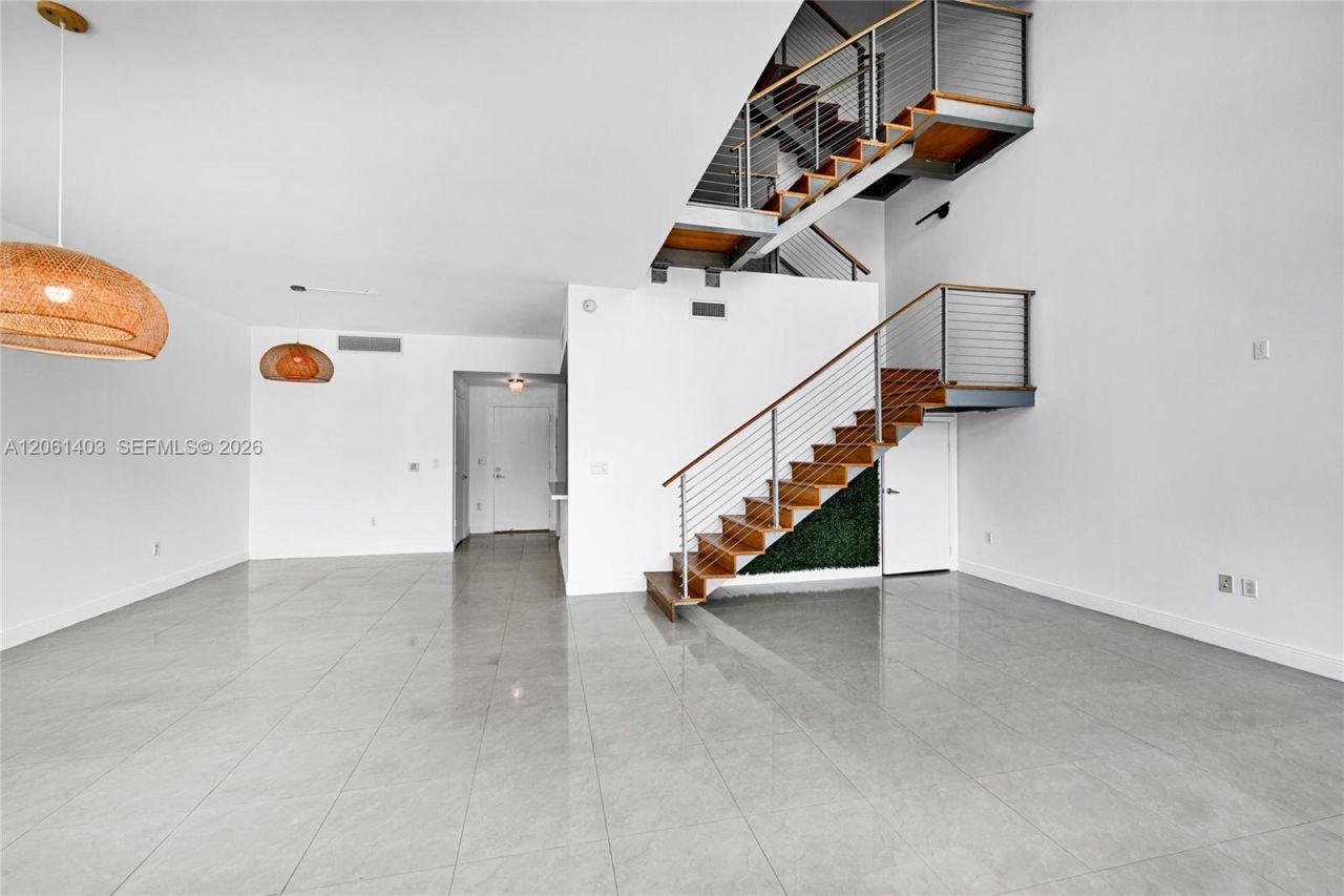 90 SW 3rd St , Unit PH-17, Miami, FL 33130 Photo