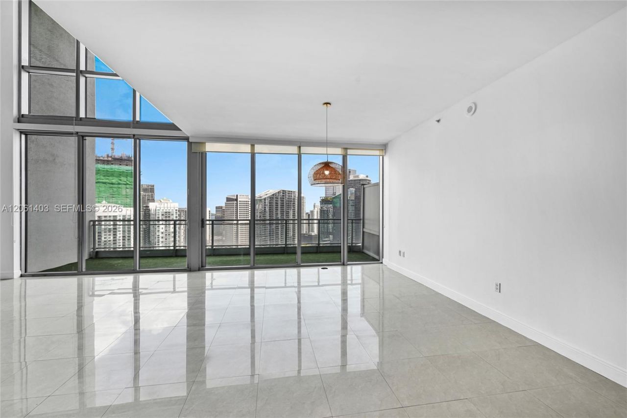 90 SW 3rd St , Unit PH-17, Miami, FL 33130 Photo