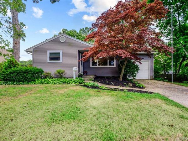 3 Ronald Lane , Sayville, NY 11782