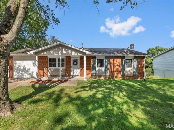 537 Crestwood Drive , Jackson, MO 63755