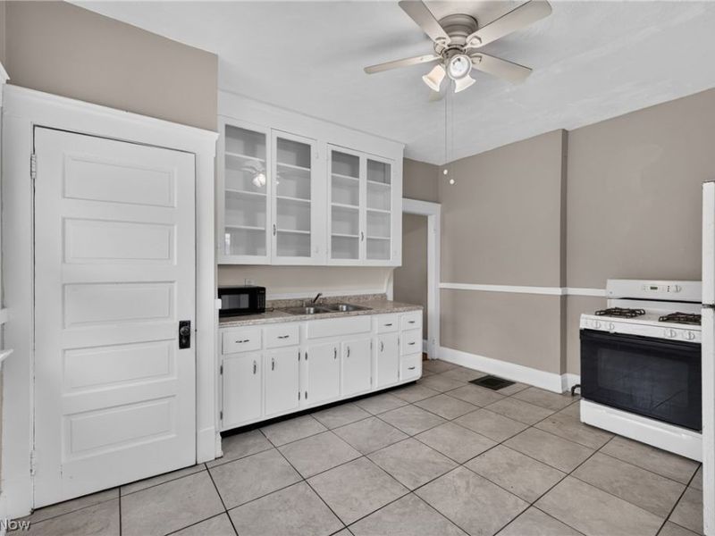 4103 Cypress Avenue , Cleveland, OH 44109 Photo 15