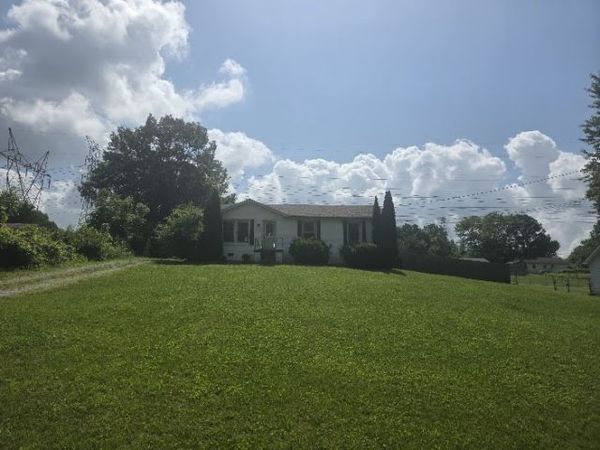 2819 Sparrow Dr , Clarksville, TN 37040