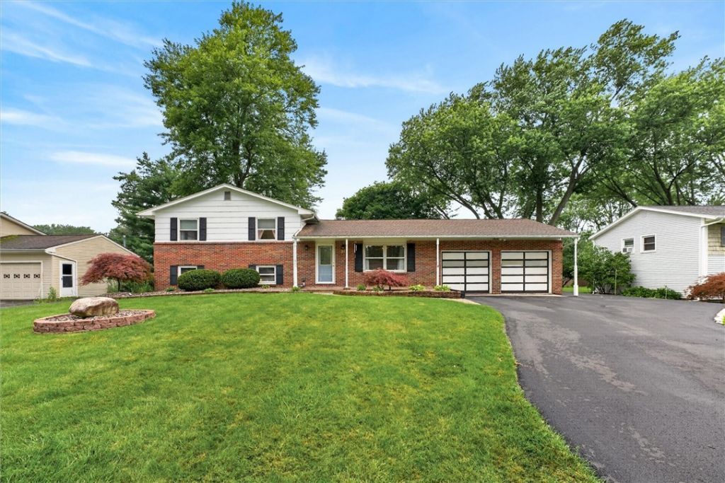 21 W Canon Drive, Rochester, NY 14624 Main Photo