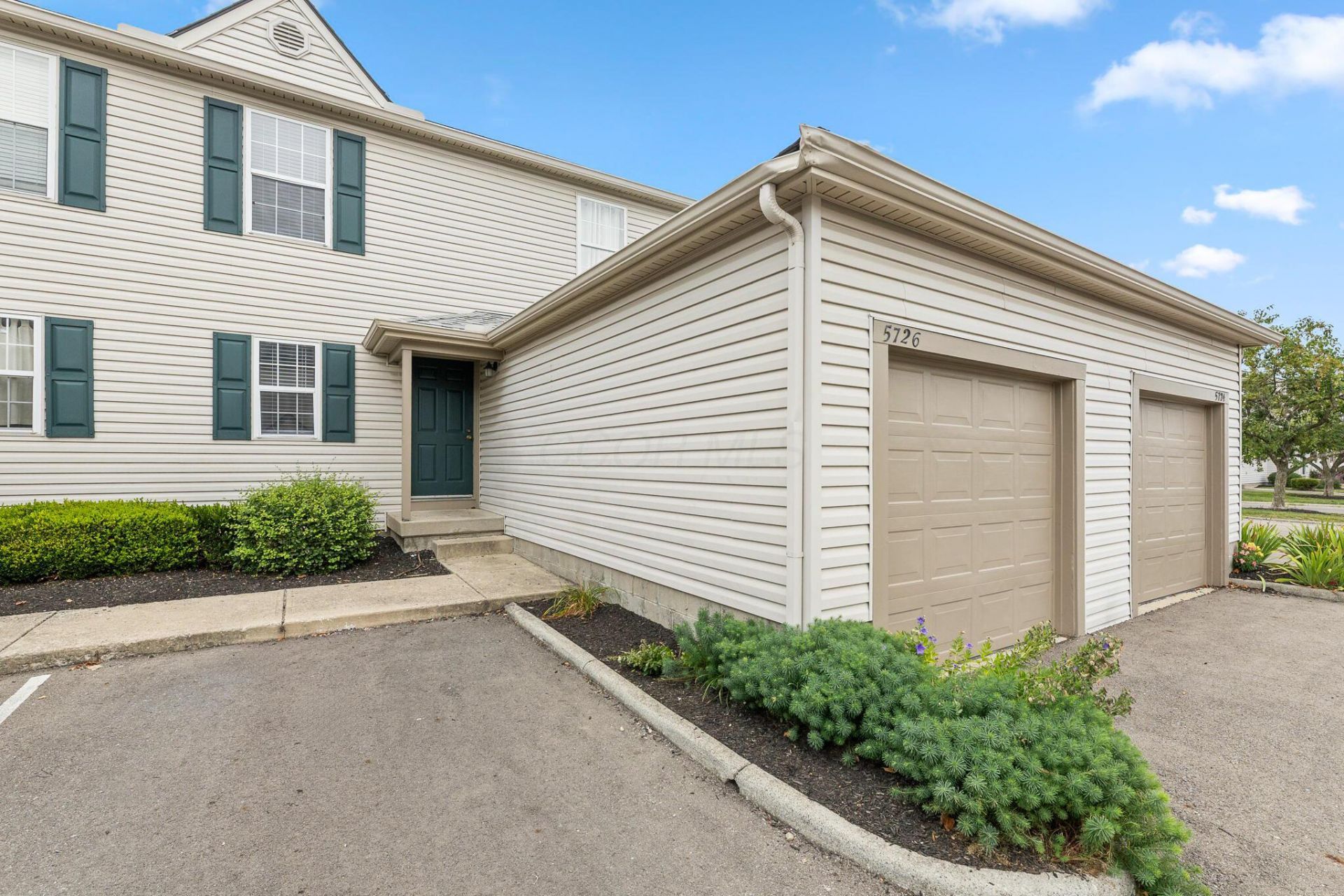 5726 Snow Drive , Unit 128D, Hilliard, OH 43026 Main Photo