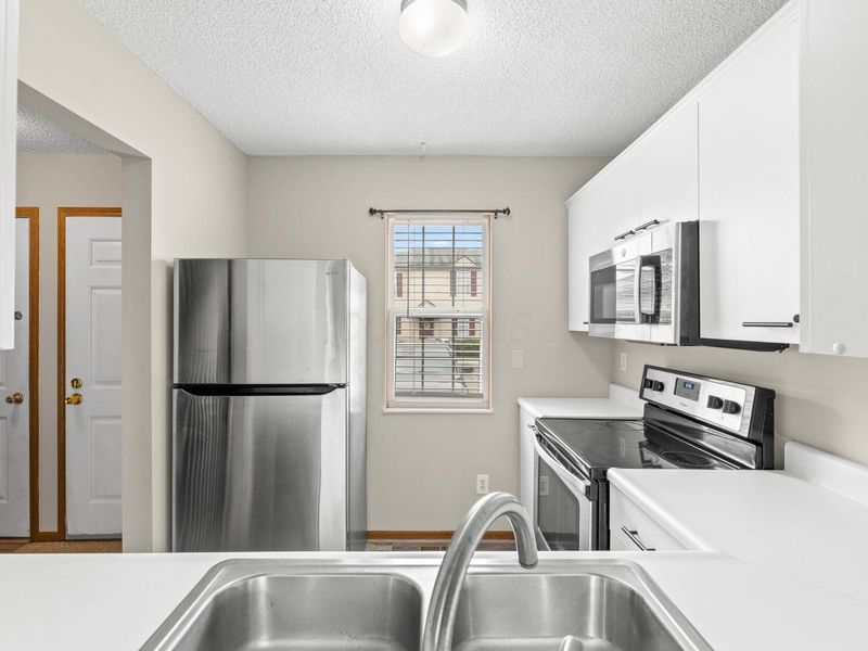 5726 Snow Drive, Unit 128D, Hilliard, OH 43026 Photo 9