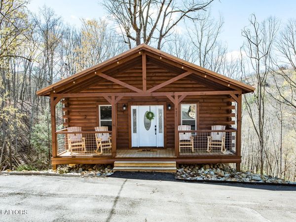 921 Statham Way, Gatlinburg, TN 37738