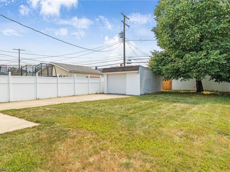 8003 Bertha Avenue, Parma, OH 44129 Photo 25
