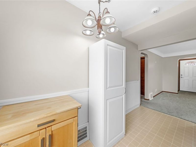 8003 Bertha Avenue, Parma, OH 44129 Photo 7