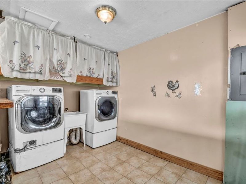201 W Park Boulevard , Medina, OH 44256 Photo 13