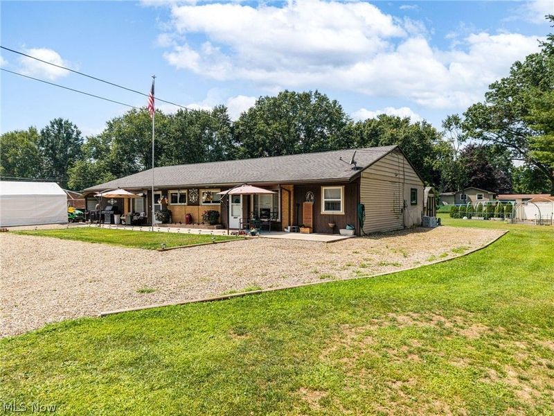 8585-8587 Manchester Avenue NW, Canal Fulton, OH 44614 Photo 3