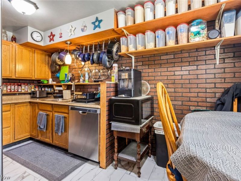8585-8587 Manchester Avenue NW, Canal Fulton, OH 44614 Photo 4